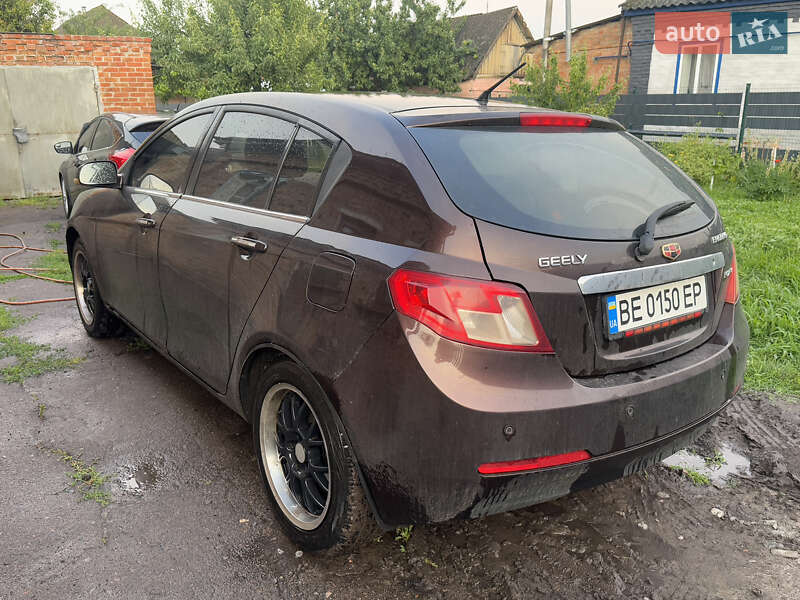 Geely Emgrand EC7-RV 2012