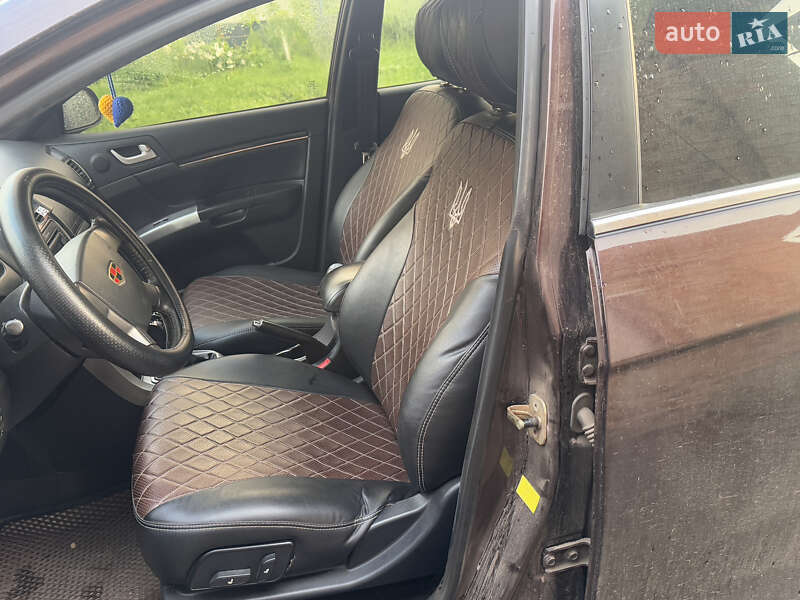 Geely Emgrand EC7-RV 2012