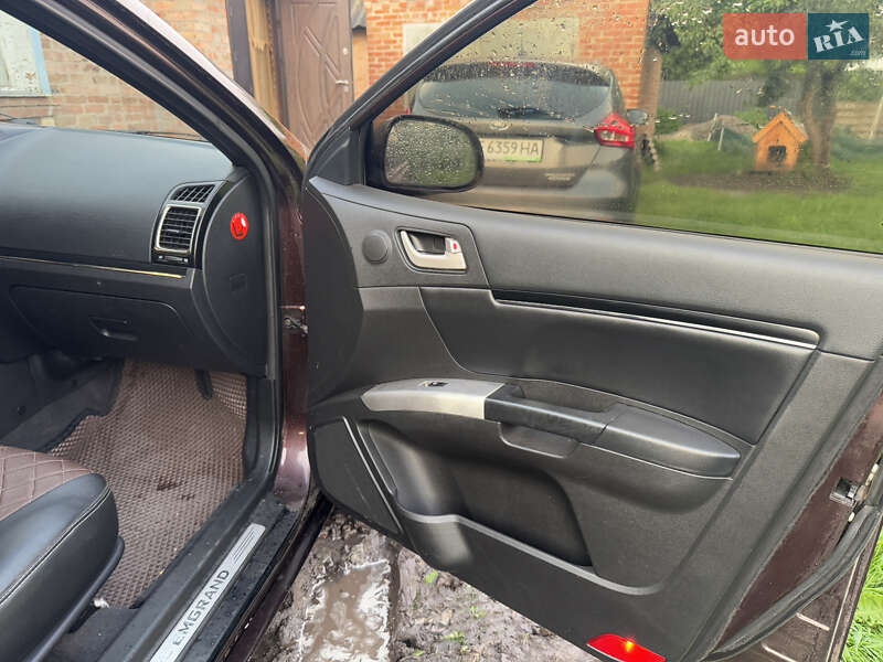 Geely Emgrand EC7-RV 2012