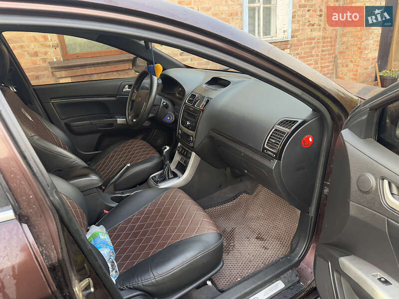 Geely Emgrand EC7-RV 2012