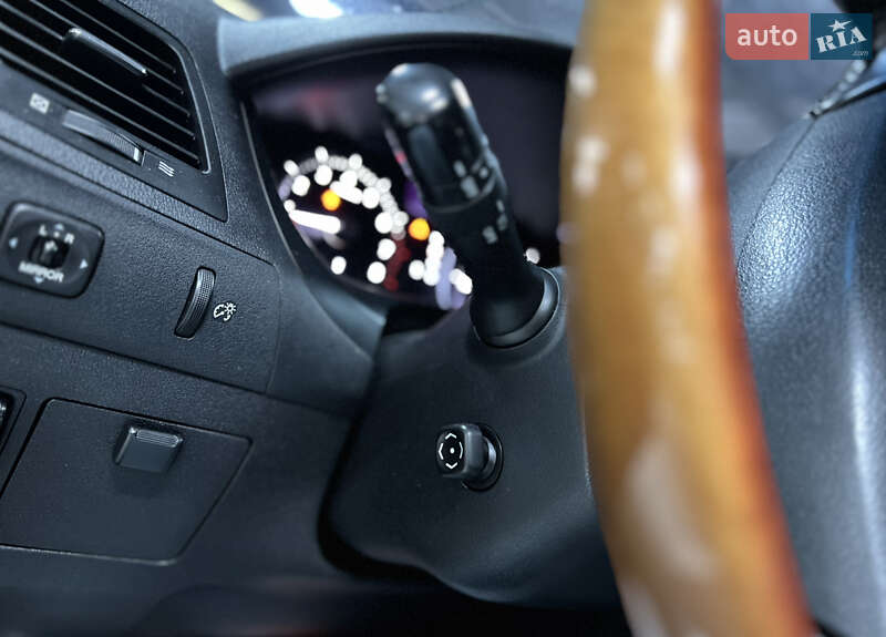 Lexus-24
