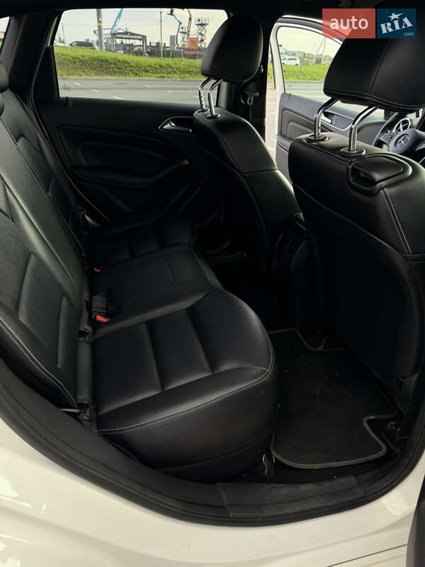 Mercedes-Benz B-Class 2015