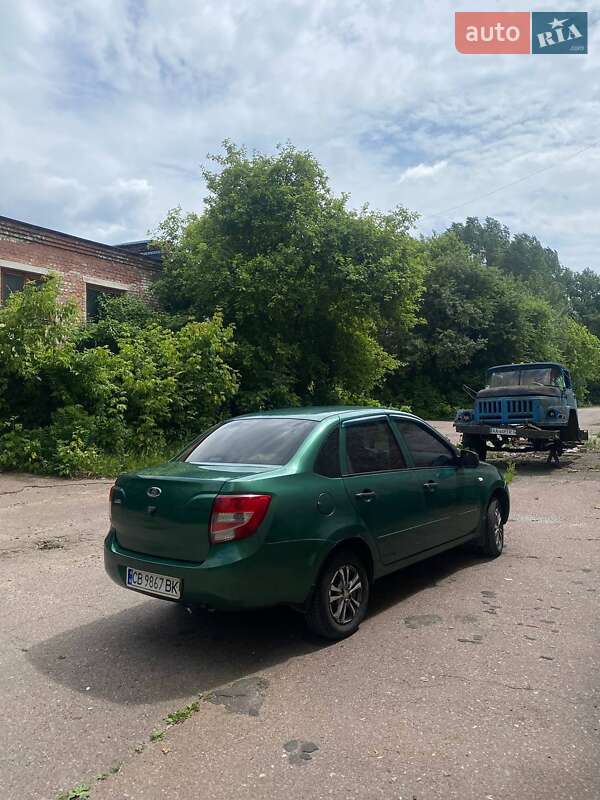 ВАЗ / Lada 2190 Granta 2017