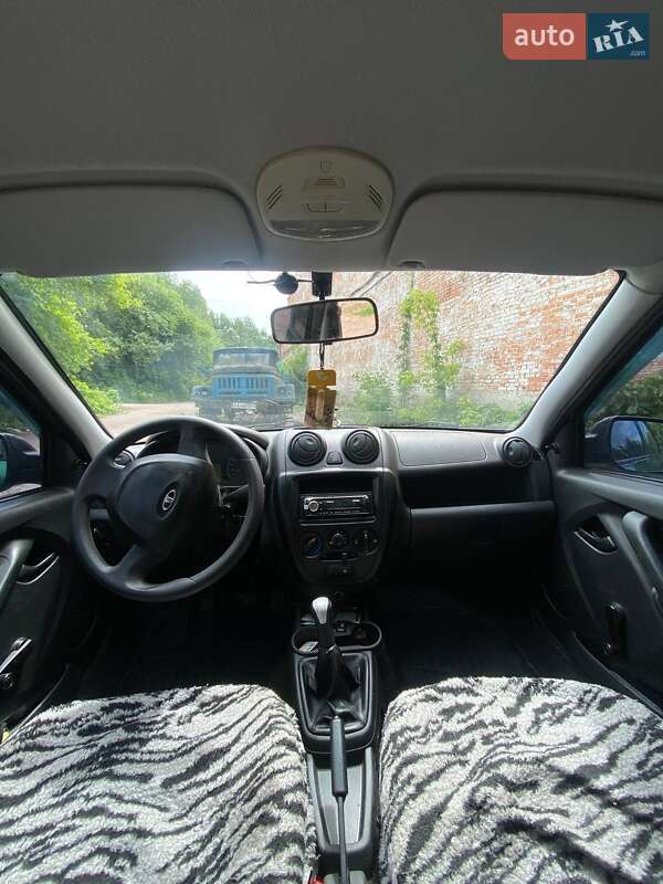 ВАЗ / Lada 2190 Granta 2017