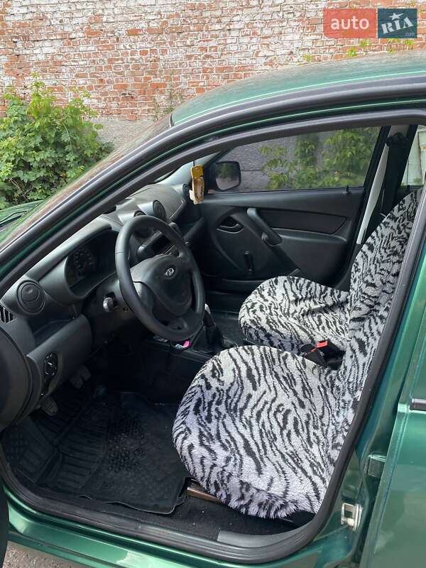 ВАЗ / Lada 2190 Granta 2017