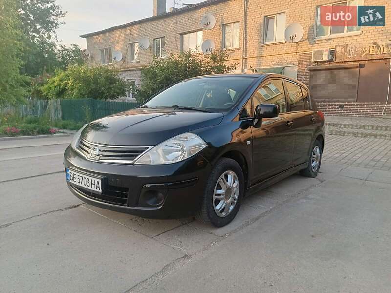 Nissan TIIDA 2010