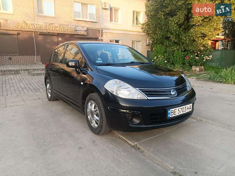 Nissan TIIDA 2010
