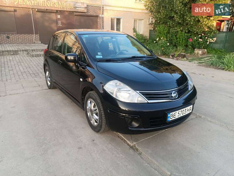 Nissan TIIDA 2010