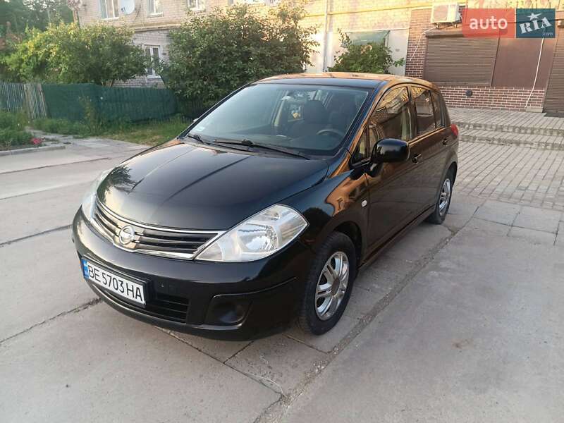 Nissan TIIDA 2010