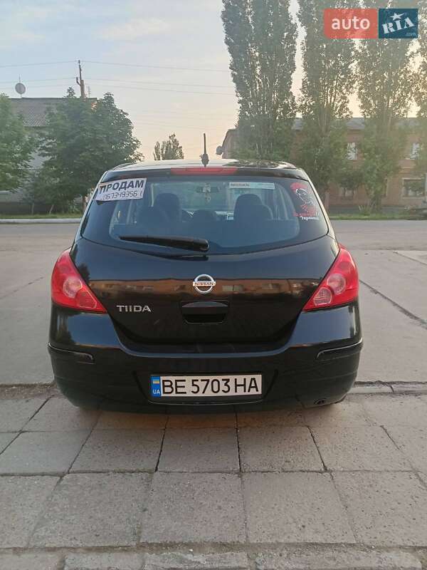 Nissan TIIDA 2010
