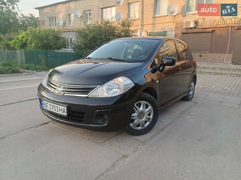 Nissan TIIDA 2010