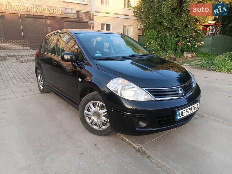 Nissan TIIDA 2010