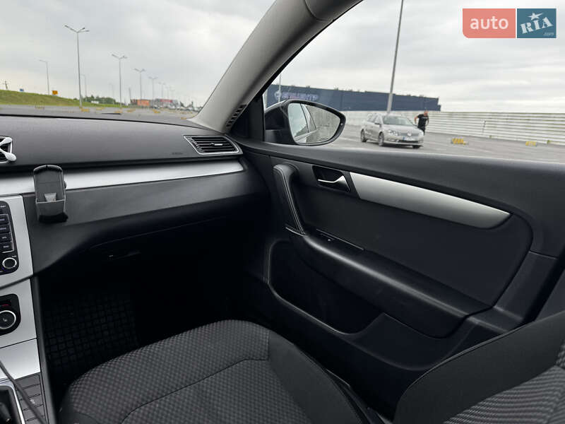 Volkswagen Passat 2010