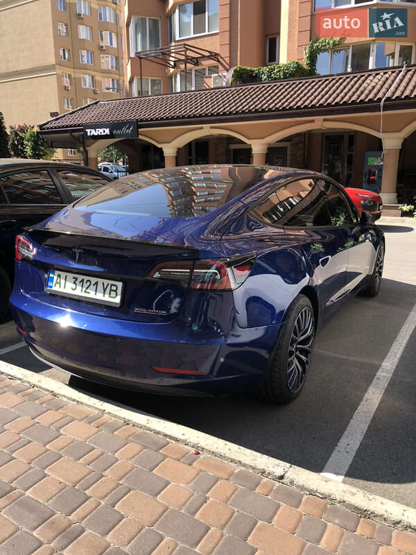 Tesla-3