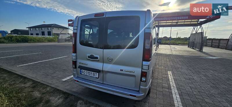 Opel Vivaro 2015