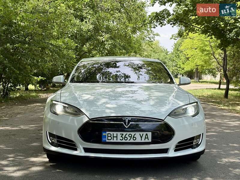 Tesla Model S 2013