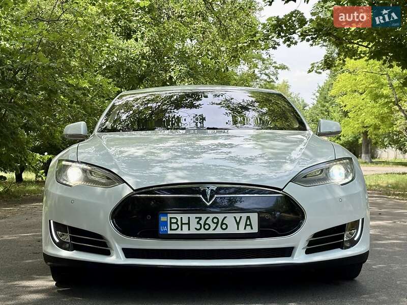 Tesla Model S 2013
