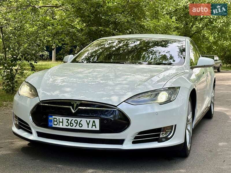 Tesla Model S 2013