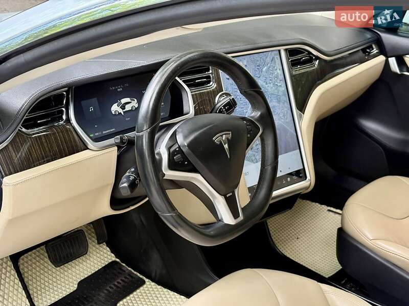 Tesla Model S 2013