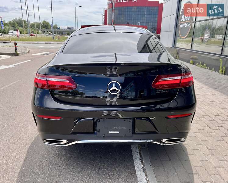 Mercedes-Benz-19