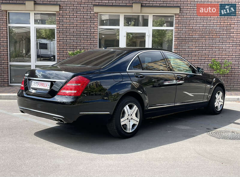 Mercedes-Benz S-Class 2008