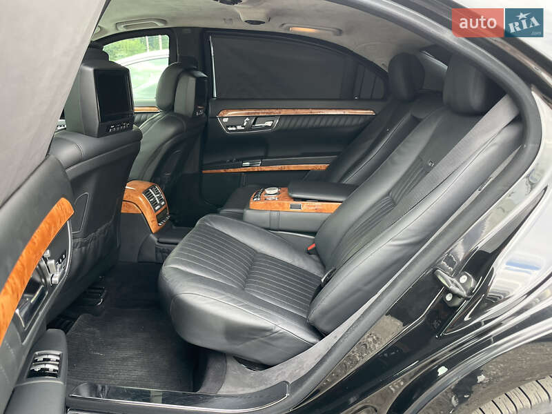 Mercedes-Benz S-Class 2008