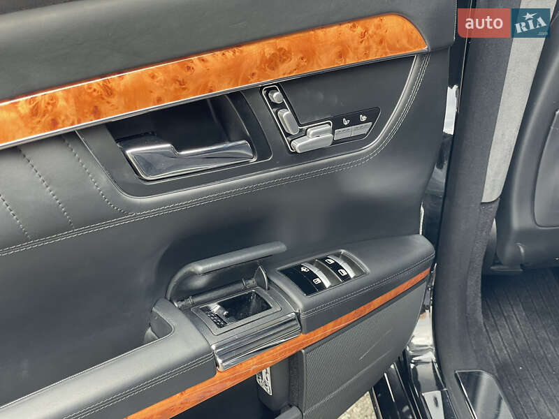 Mercedes-Benz S-Class 2008