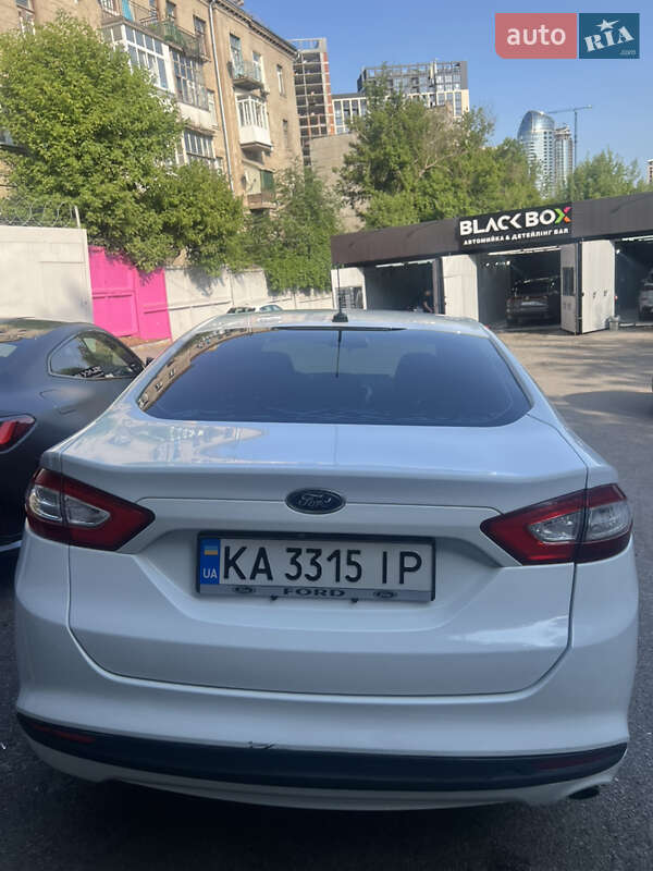 Ford Fusion 2015
