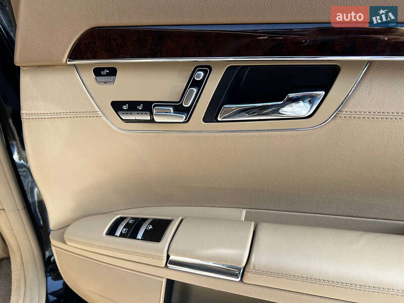 Mercedes-Benz S-Class 2011