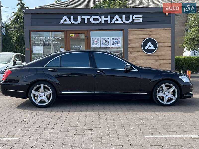 Mercedes-Benz S-Class 2011