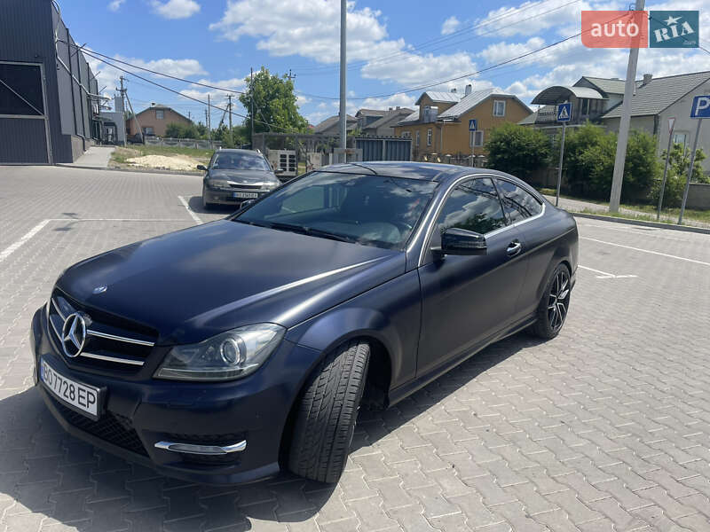 Mercedes-Benz-49