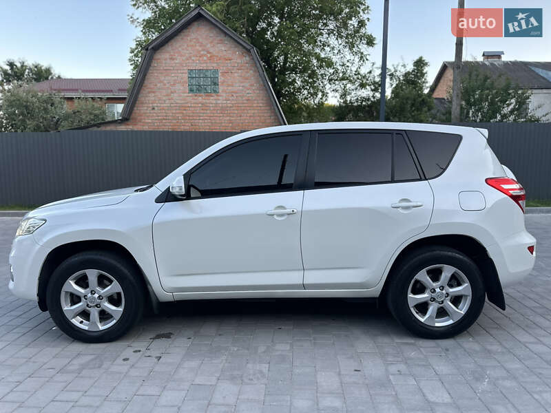 Toyota RAV4 2011
