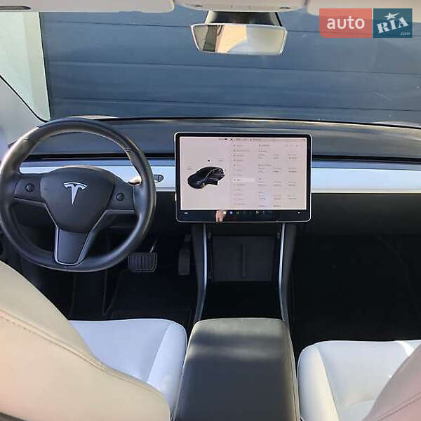 Tesla Model 3 2018