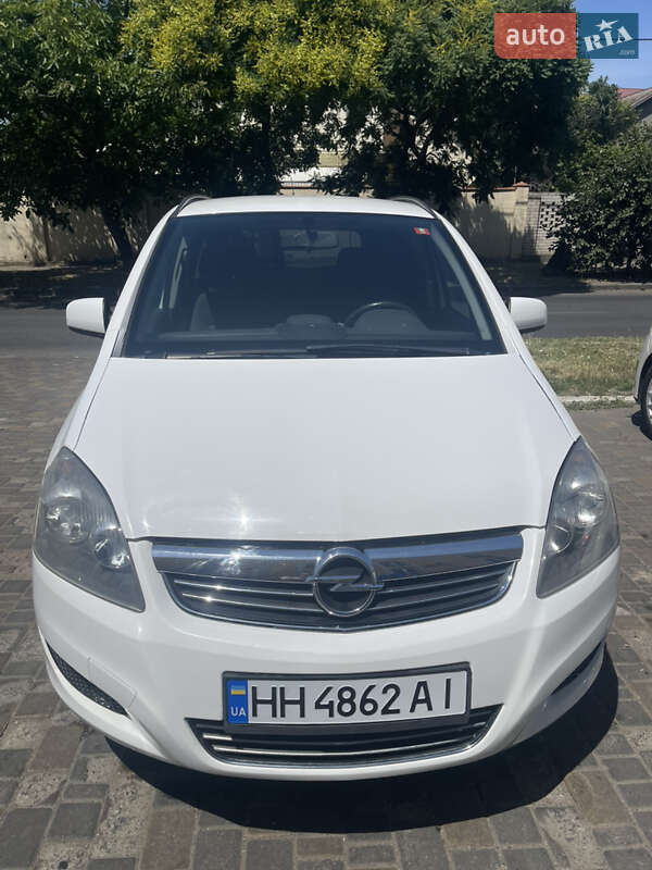 Opel Zafira 2011