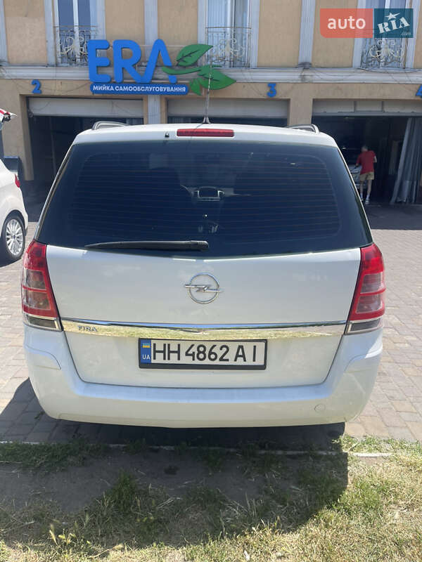 Opel Zafira 2011