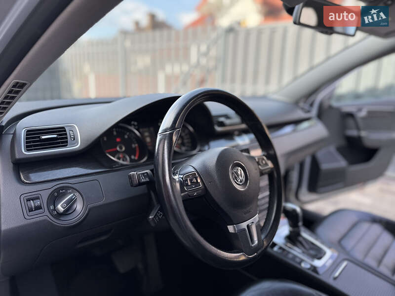 Volkswagen Passat 2011