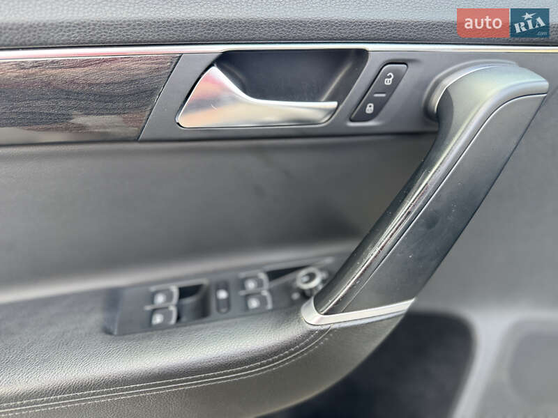 Volkswagen Passat 2011