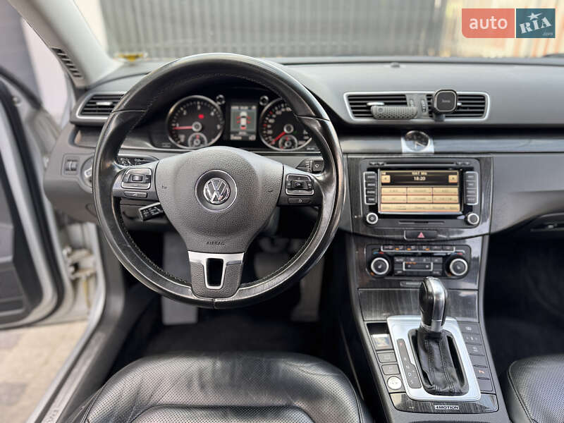Volkswagen Passat 2011