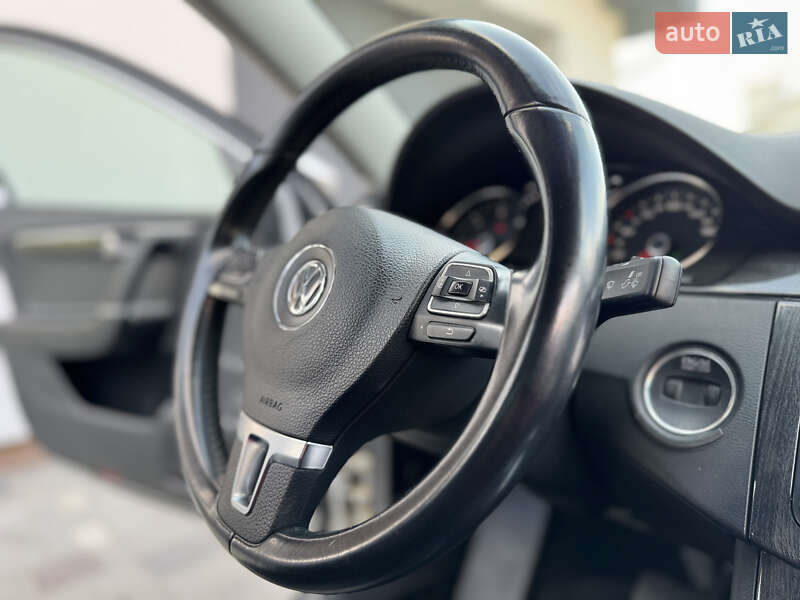 Volkswagen Passat 2011