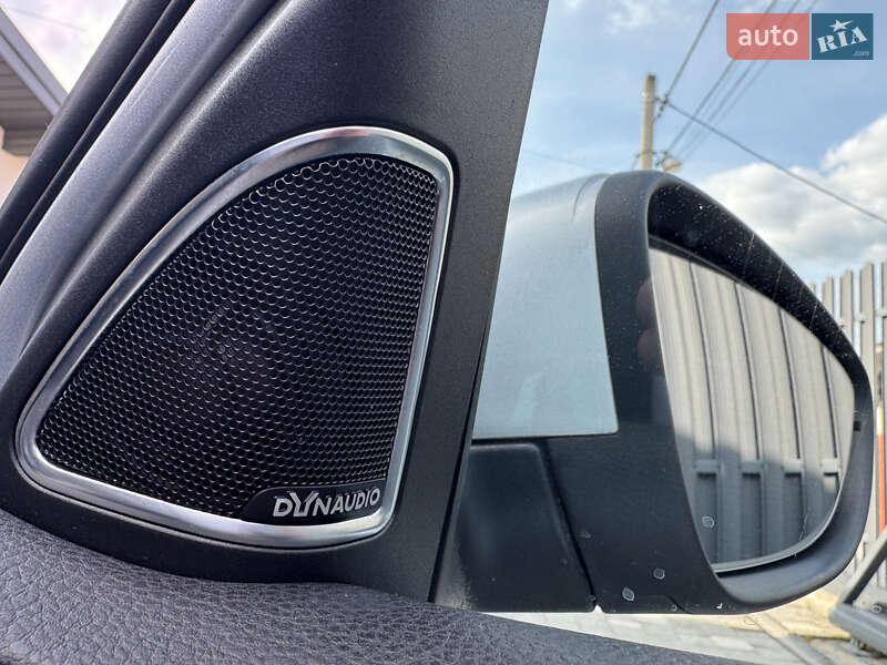 Volkswagen Passat 2011