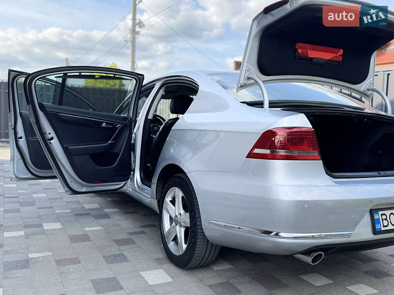 Volkswagen Passat 2011