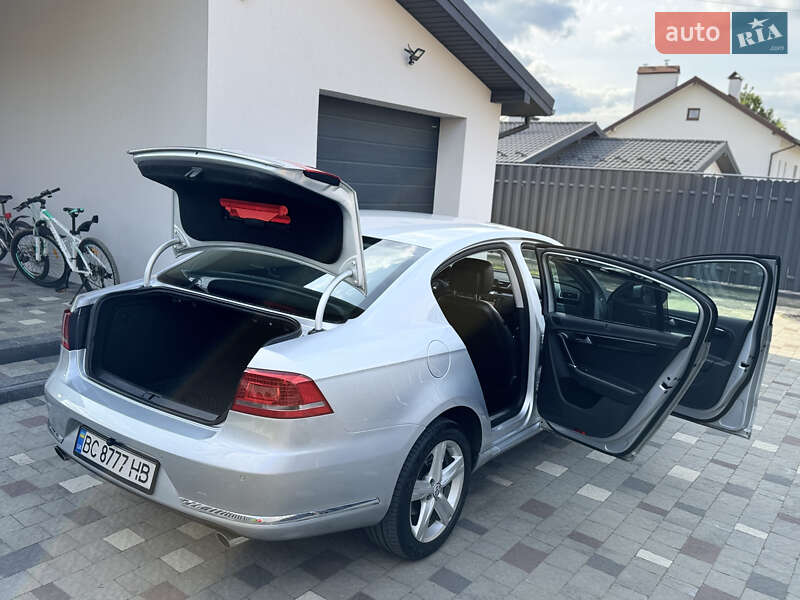 Volkswagen Passat 2011