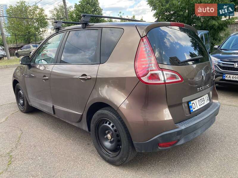 Renault Scenic 2011