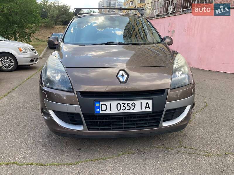 Renault Scenic 2011
