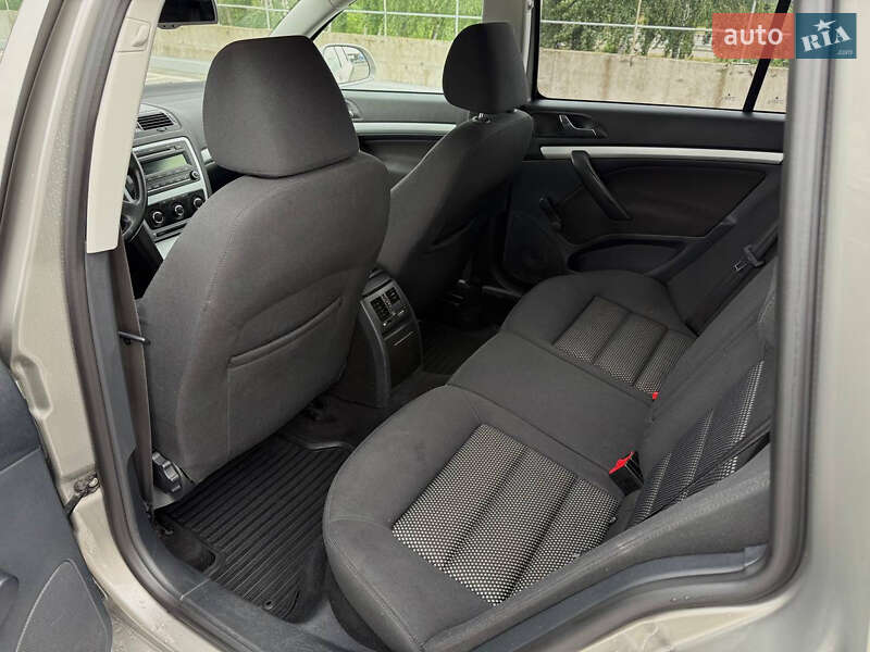 Skoda Octavia Scout 2012