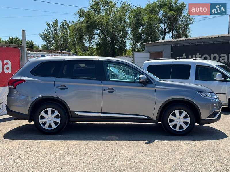 Mitsubishi Outlander 2021