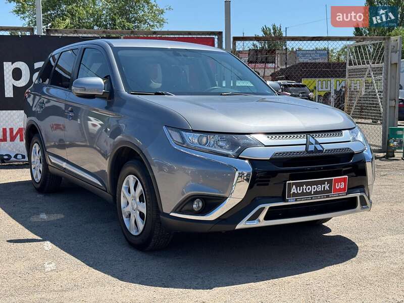 Mitsubishi Outlander 2021