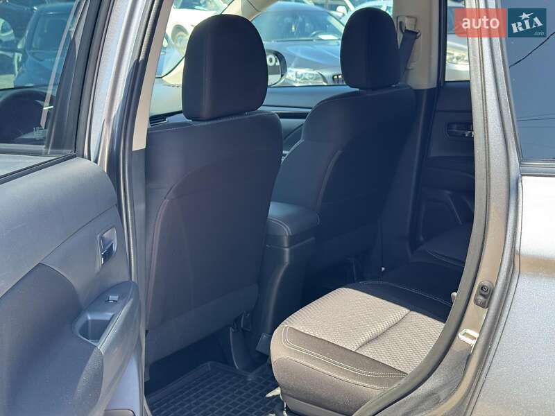 Mitsubishi Outlander 2021