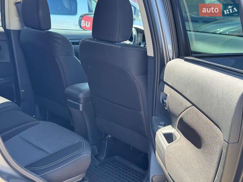 Mitsubishi Outlander 2021