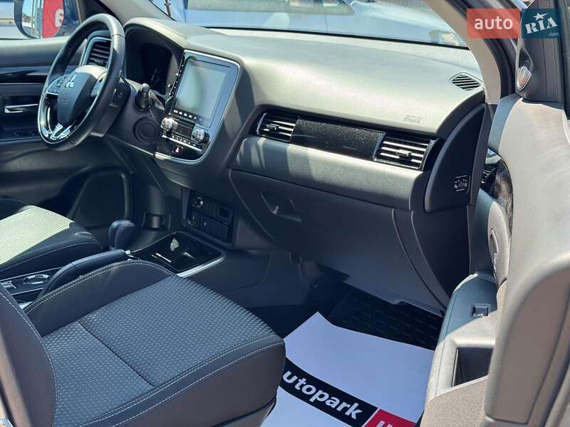 Mitsubishi Outlander 2021